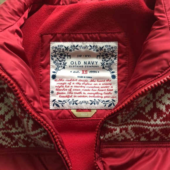 Red snowflake fleece vest from Old Navy - Picture 3 of 4